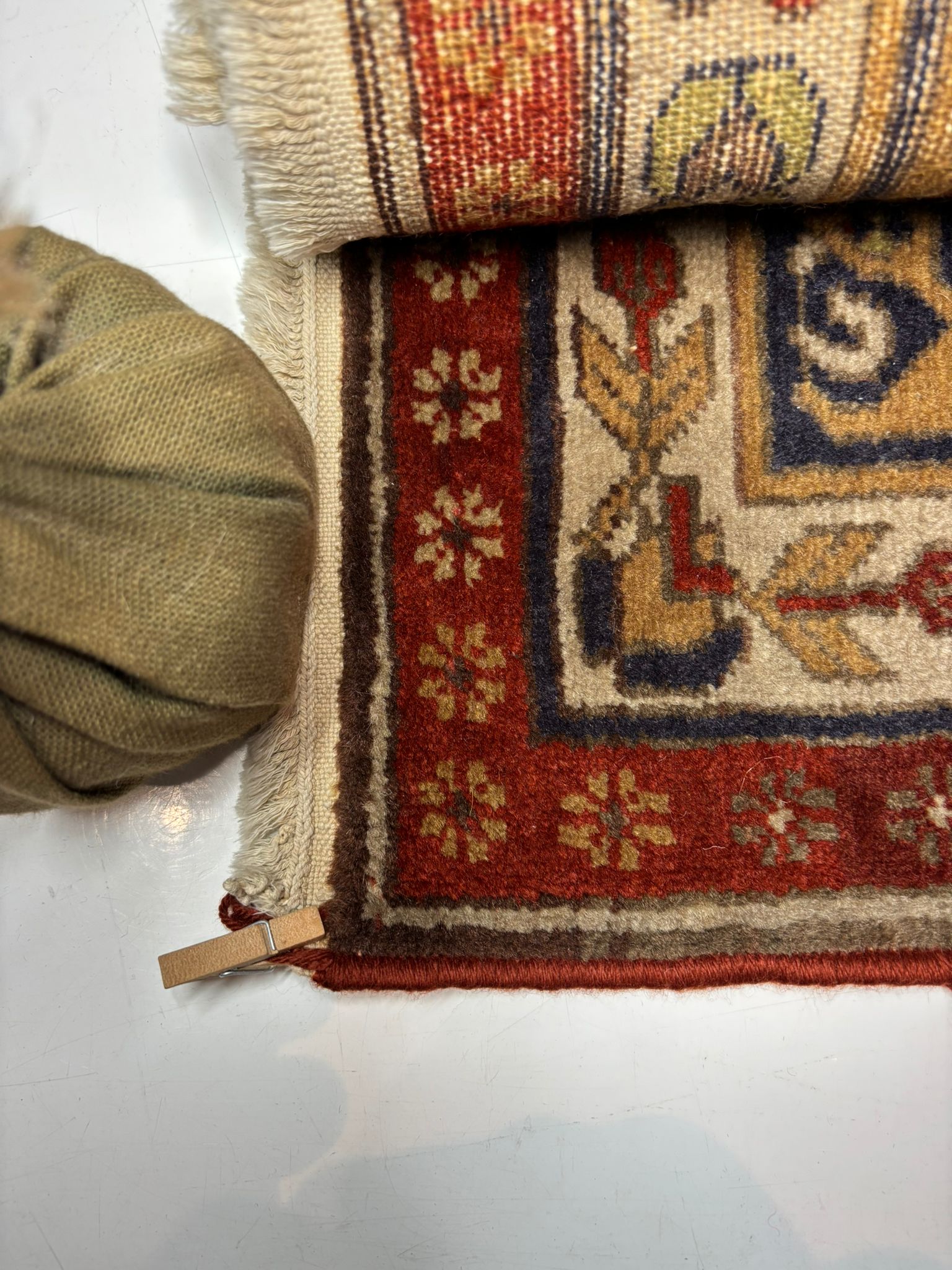 Tapis lavé à la main, Carouge